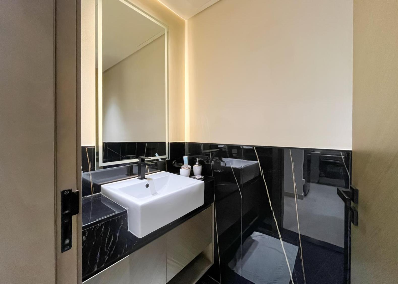 Livbnb-classy 2b With Jacuzzi & Burjkhalifa View Apartment *