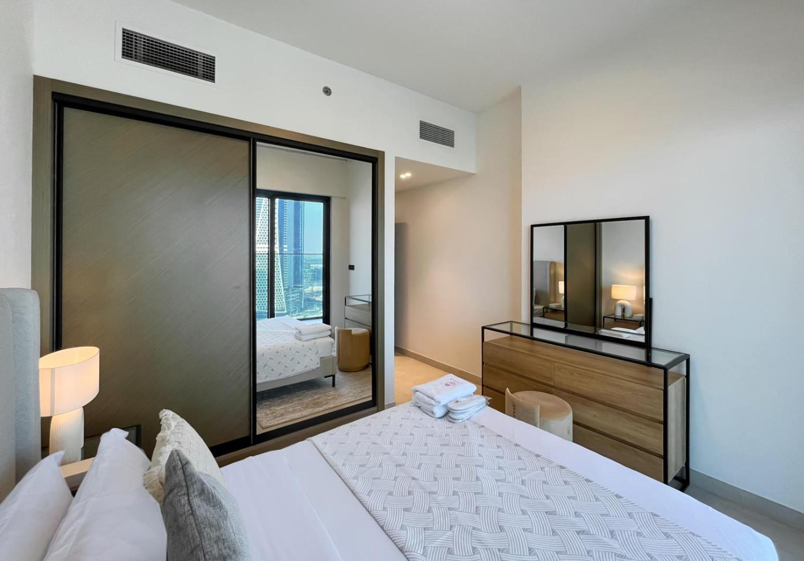Livbnb-classy 2b With Jacuzzi & Burjkhalifa View Dubai
