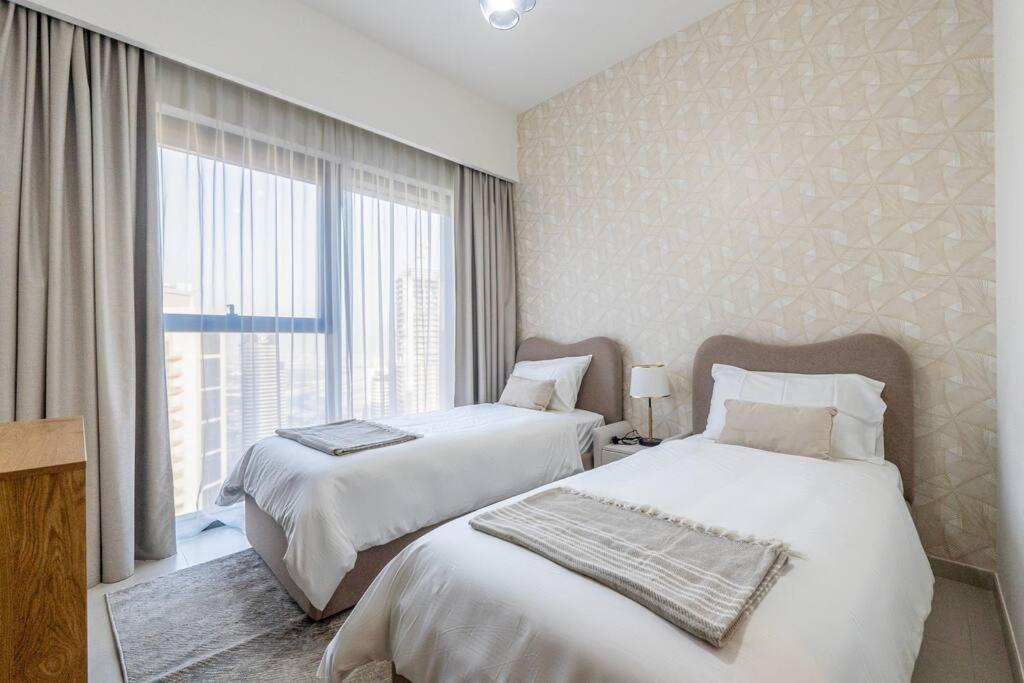Venetian - Spacious 3br With Stunning Burj Views * Dubai
