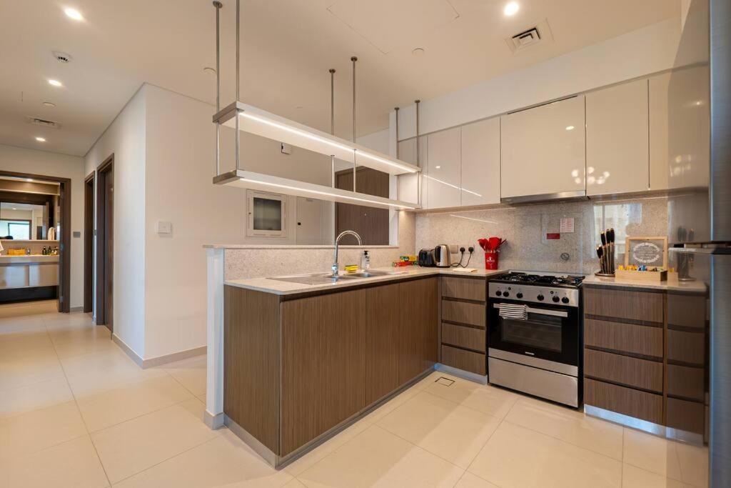 Venetian - Spacious 3br With Stunning Burj Views Apartment *