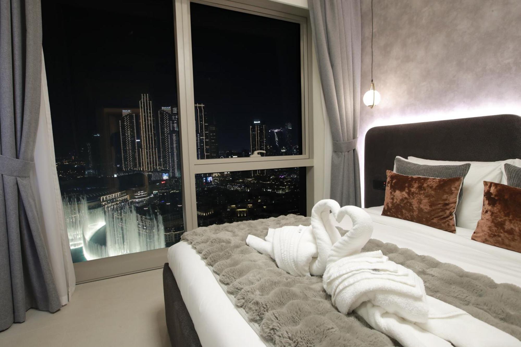 Full Burj Khalifa And Fountains Views Apartment