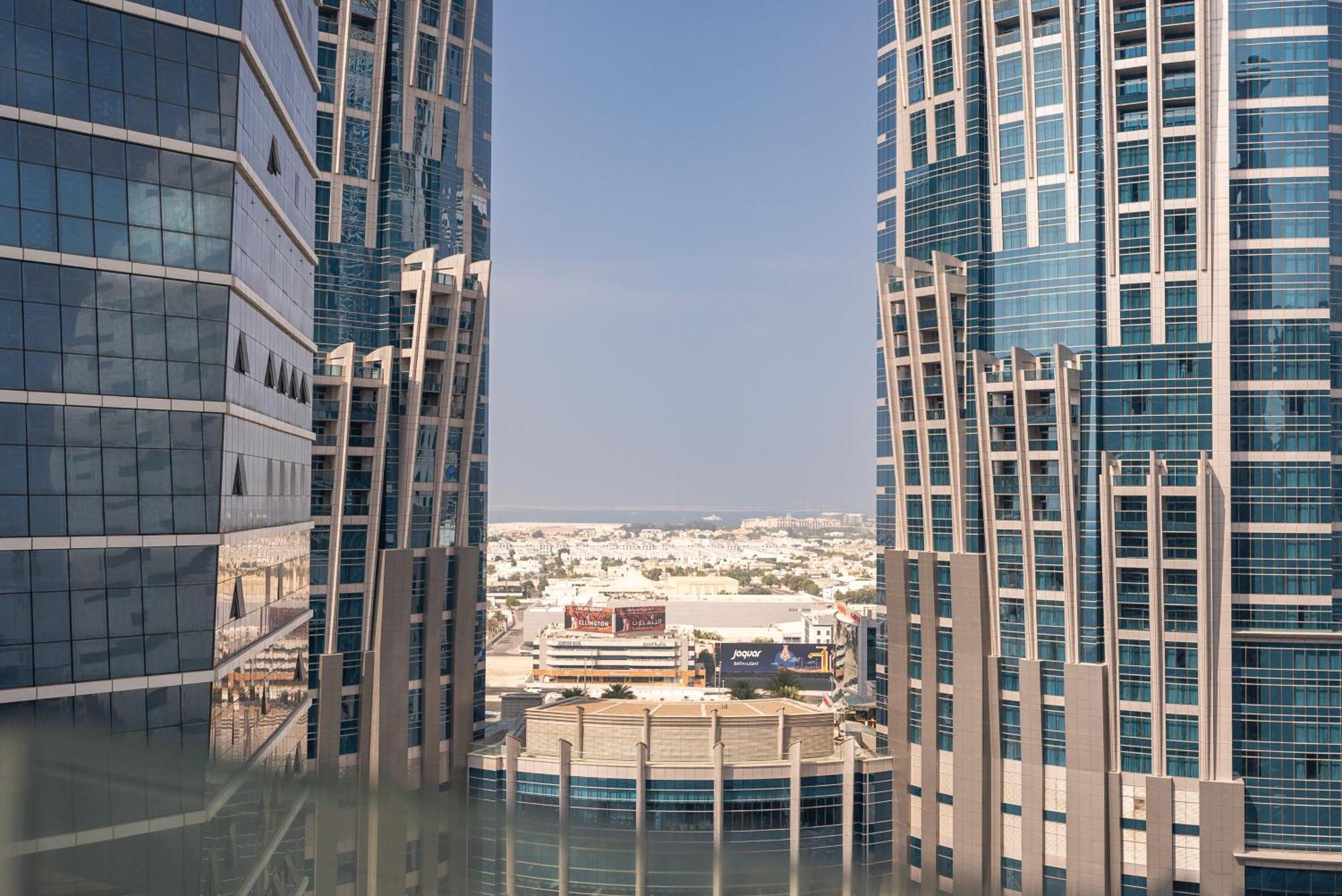 Apartment Elegant 2-bedroom Apartment, Branded & Luxury Amenities Dubai
