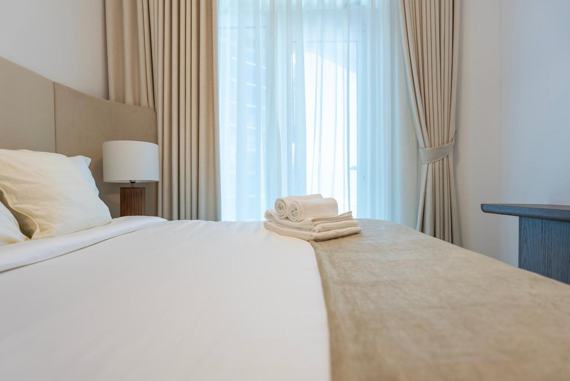 Apartment Elegant 2-bedroom Apartment, Branded & Luxury Amenities *