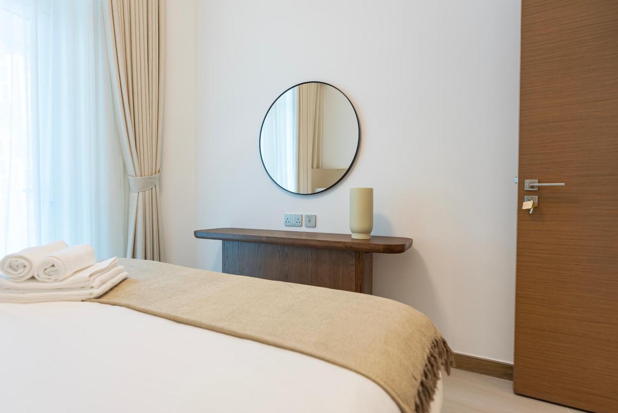 Apartment Elegant 2-bedroom Apartment, Branded & Luxury Amenities Dubai