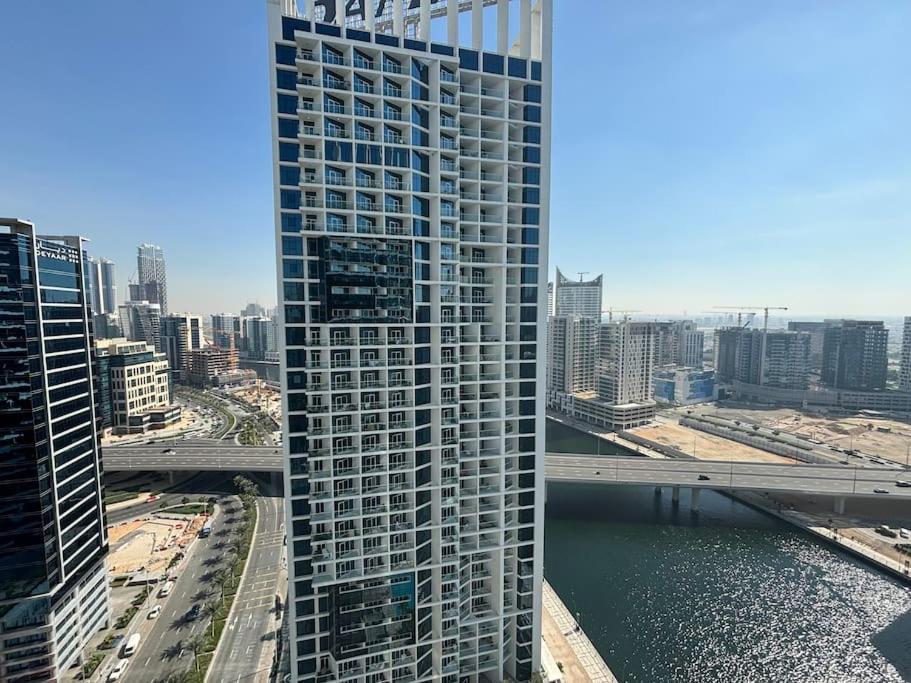 Chic With Balcony - Canal Bay & Pool Views Apartment *