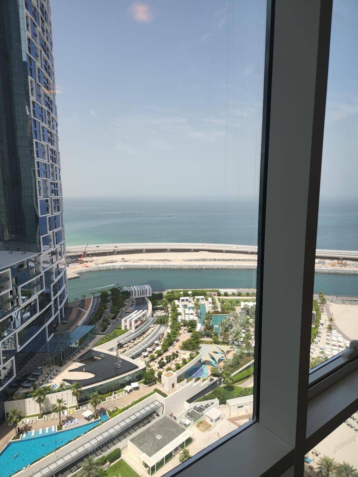 Beachfront 250 View Private High Floor Apartment