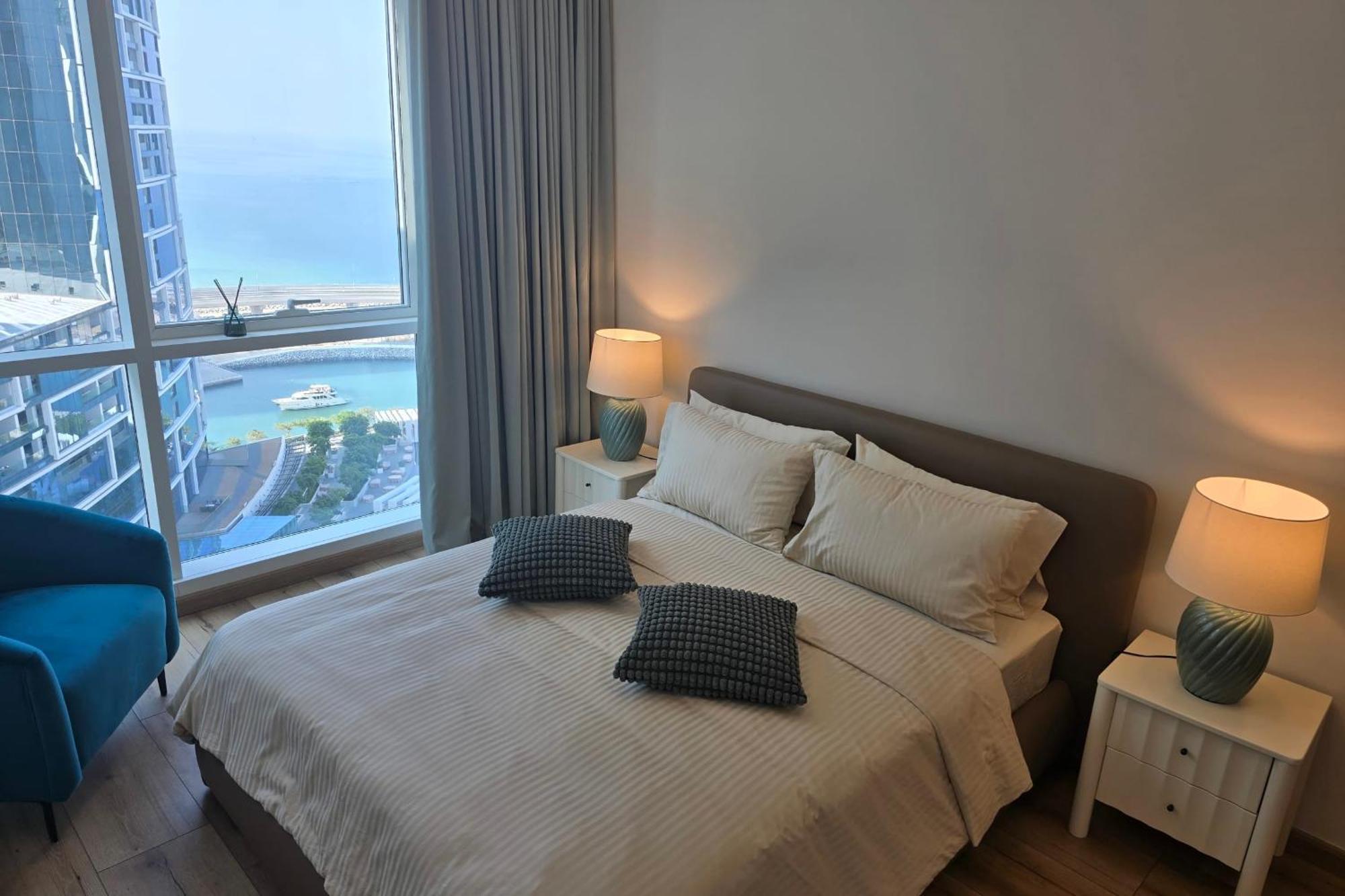 Beachfront 250 View Private High Floor * Dubai