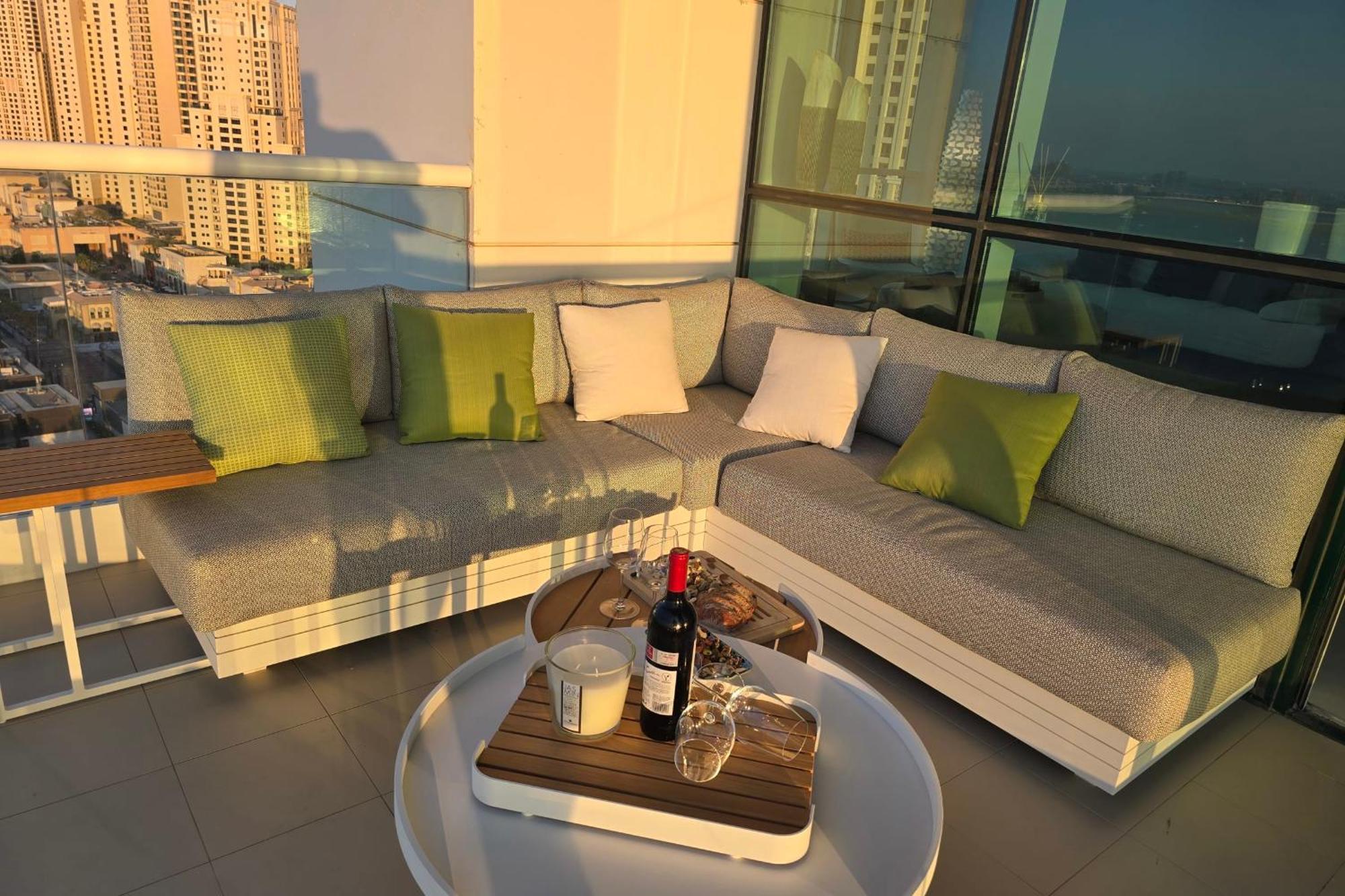 Beachfront 250 View Private High Floor Apartment