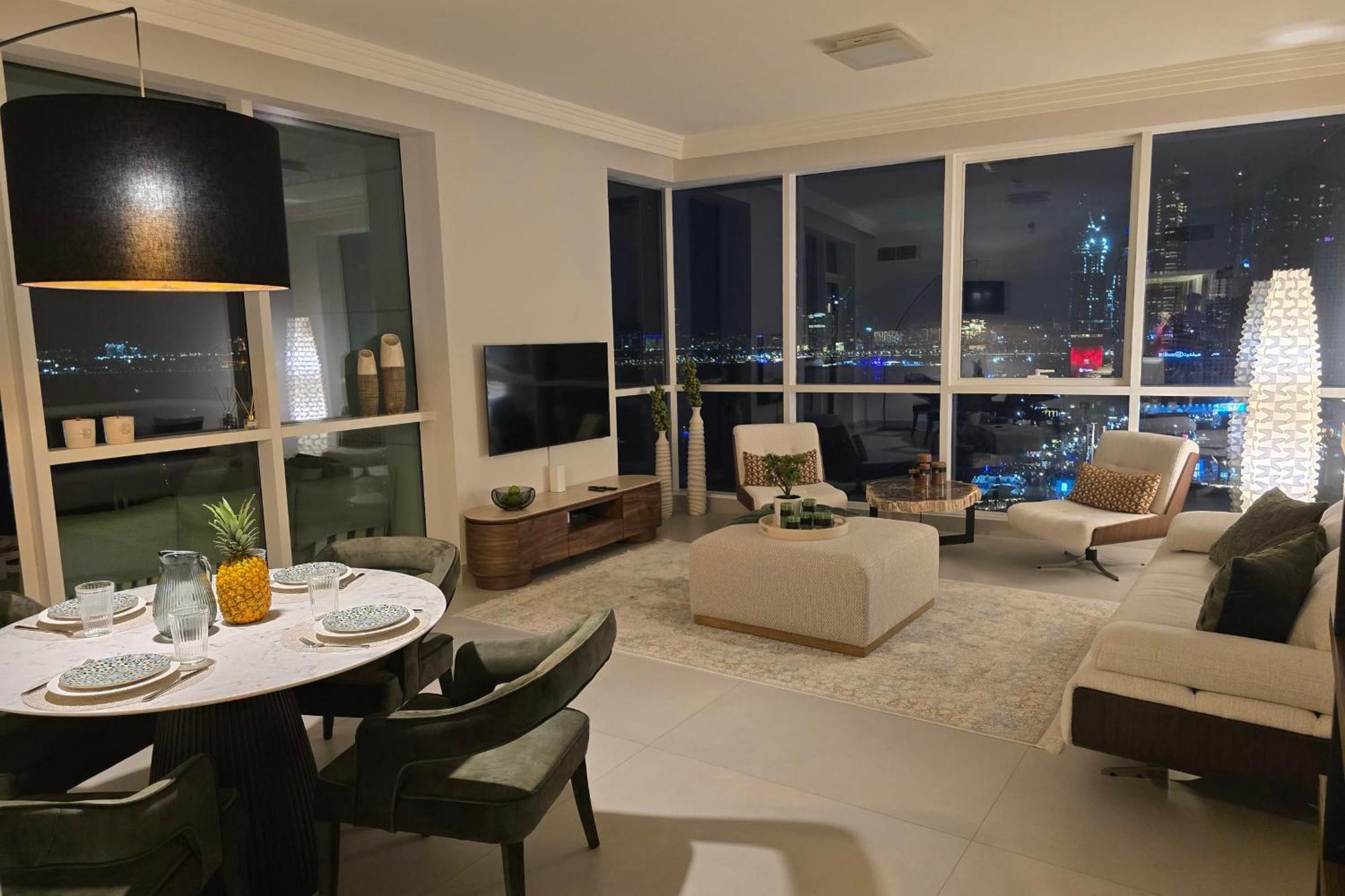Beachfront 250 View Private High Floor Dubai
