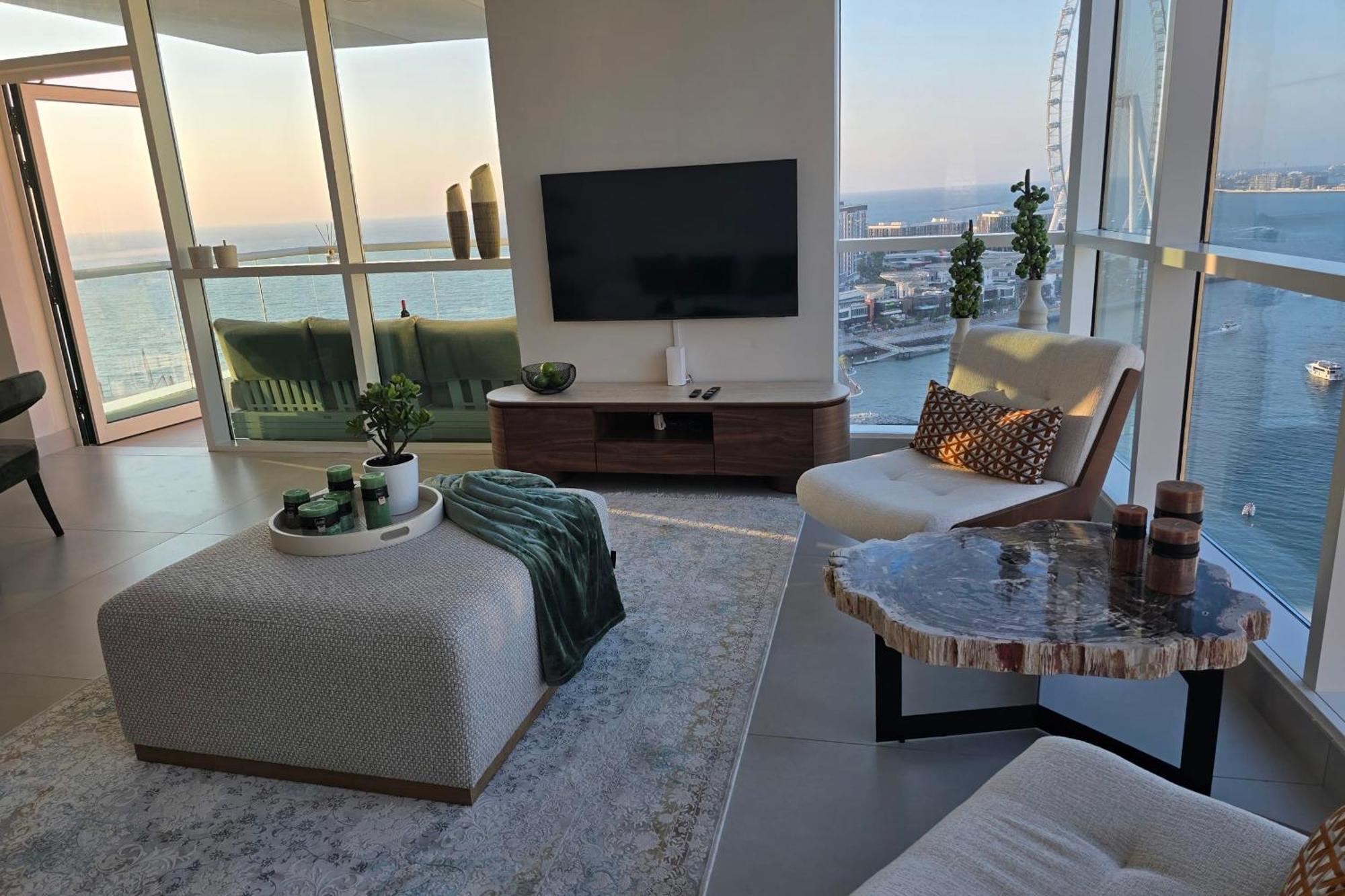 Beachfront 250 View Private High Floor *