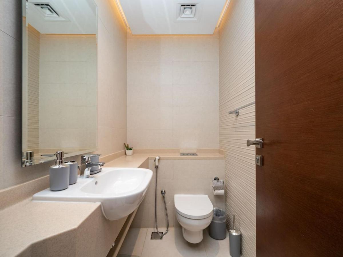 Chic 1 Bed Getaway In Al Jaddaf Easy Access Apartment Dubai