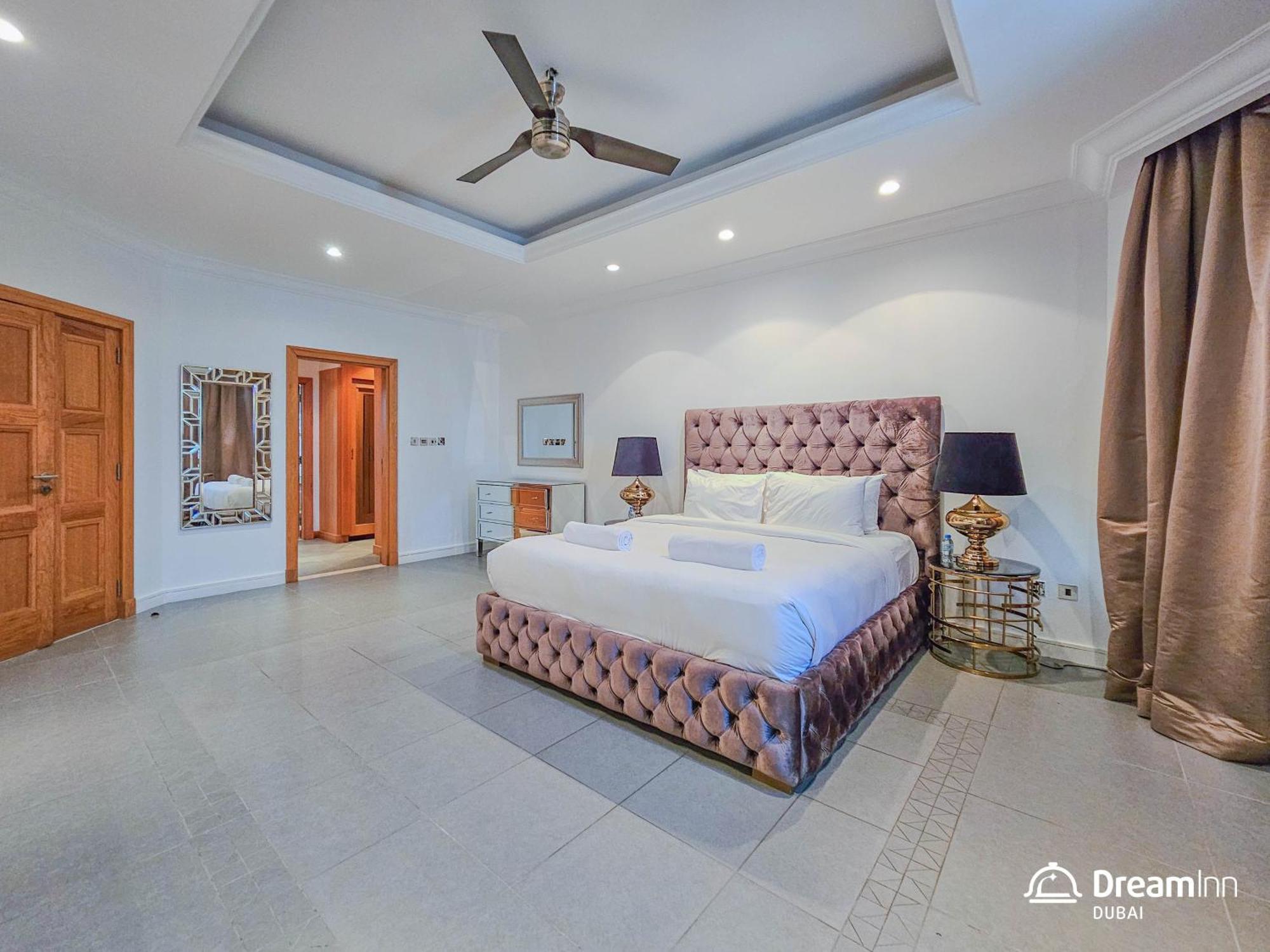 Dream - 4br Palm Jumeirah With Pool & Maid's Villa