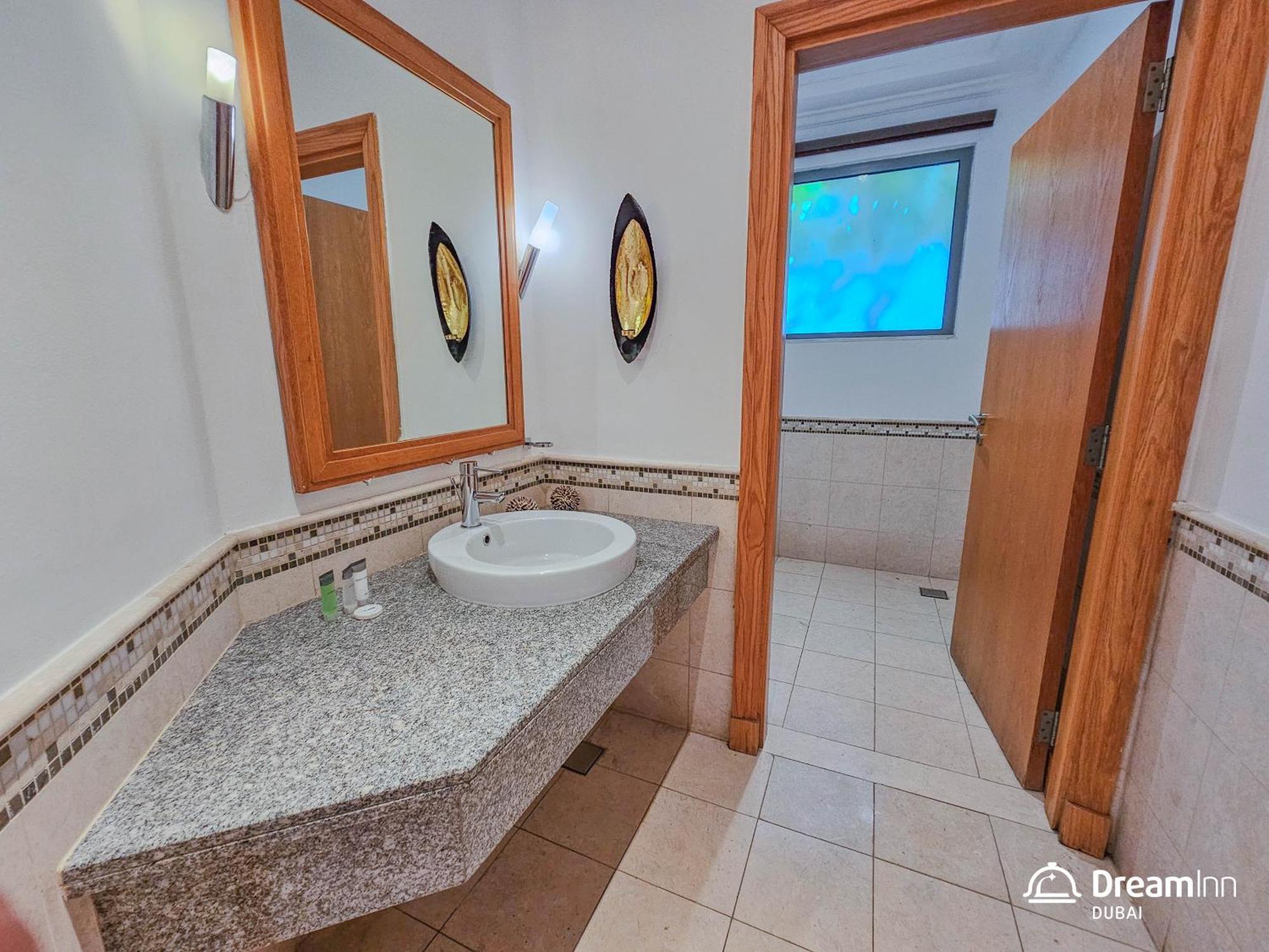 Dream - 4br Palm Jumeirah With Pool & Maid's Villa Dubai
