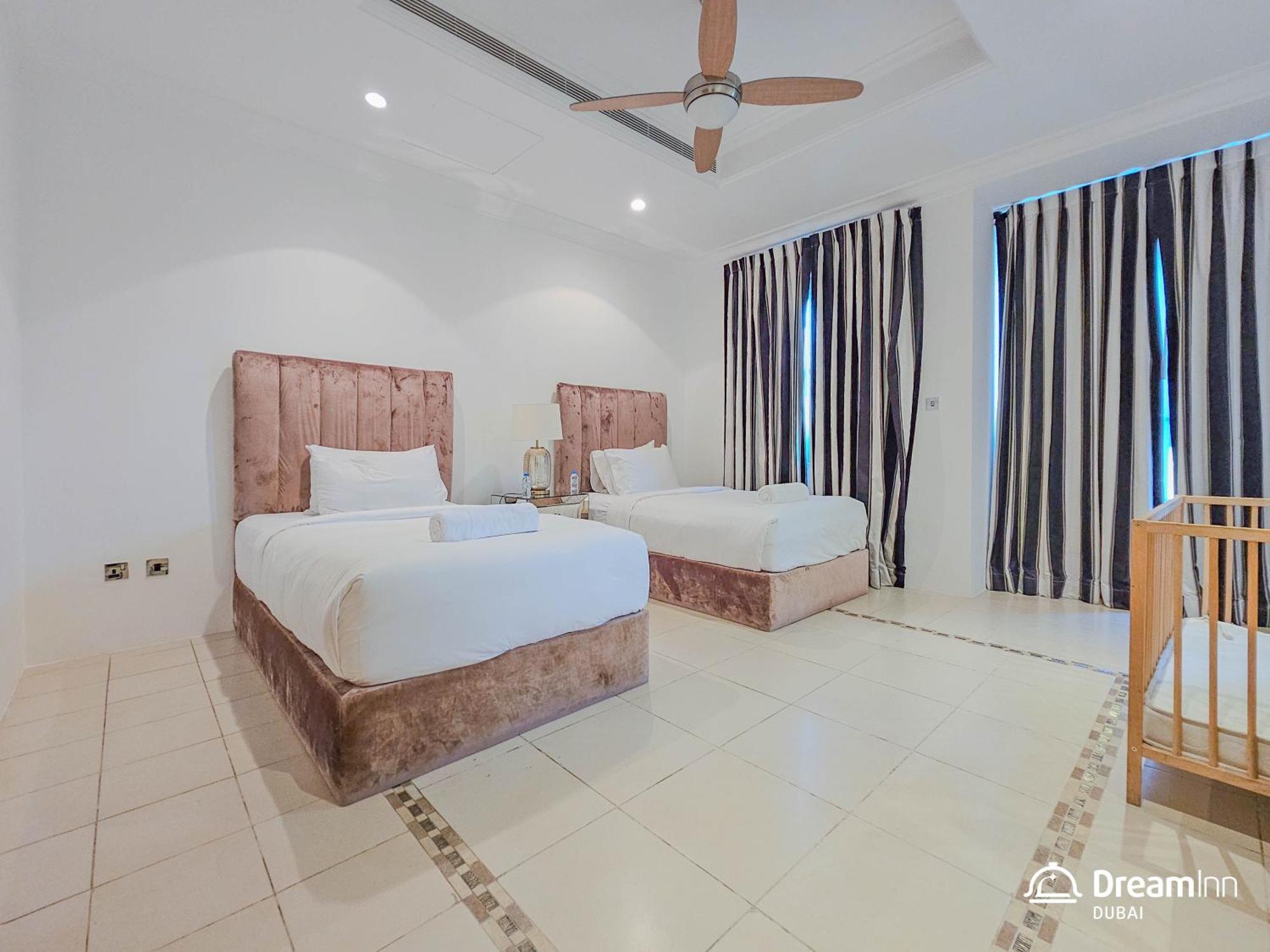 Dream - 4br Palm Jumeirah With Pool & Maid's *