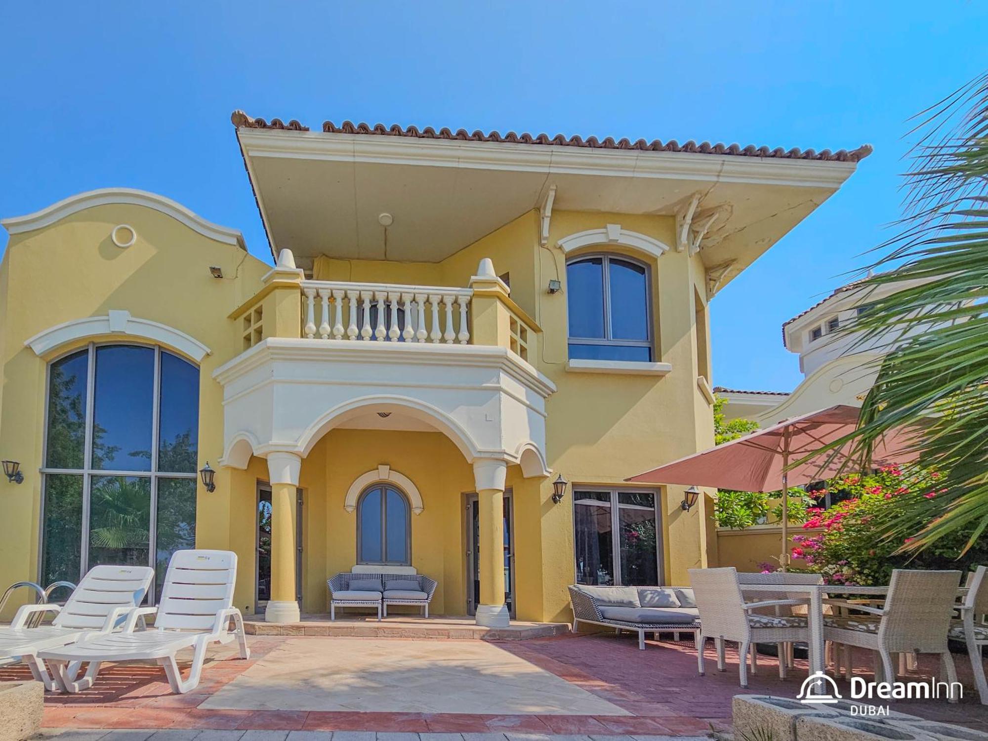 Villa Dream - 4br Palm Jumeirah With Pool & Maid's *