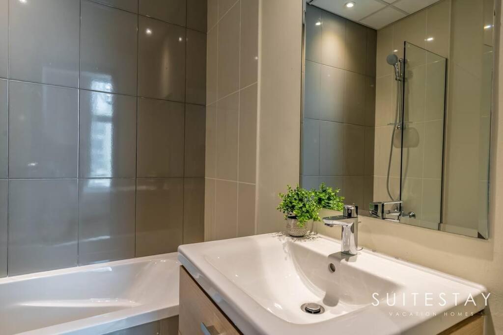 Spacious New Build In Residential Community Dubai