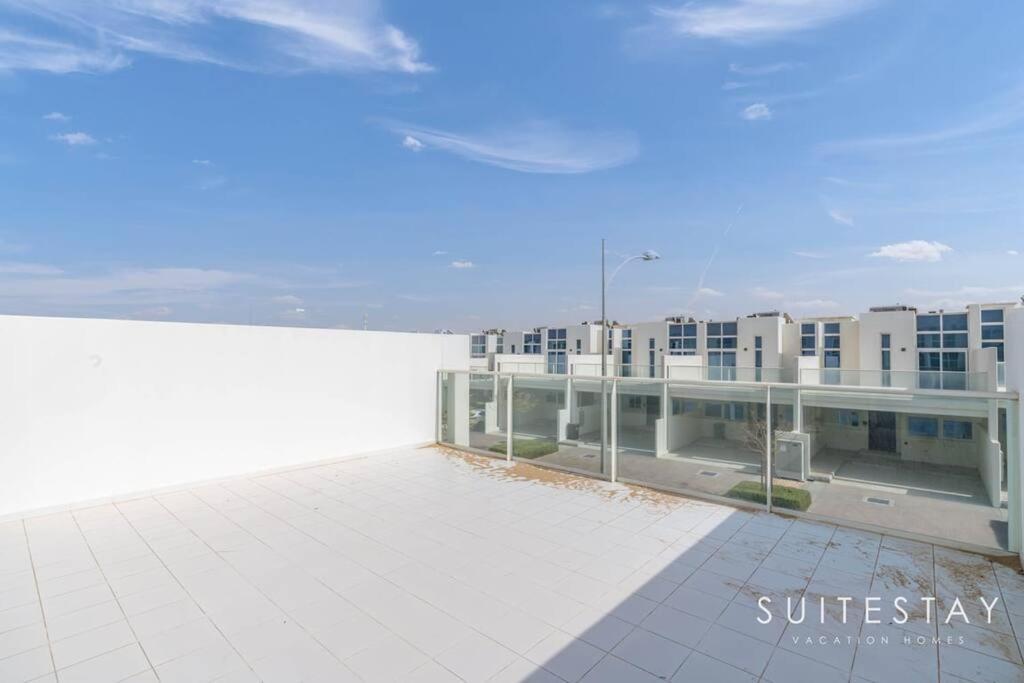 Apartment Spacious New Build In Residential Community