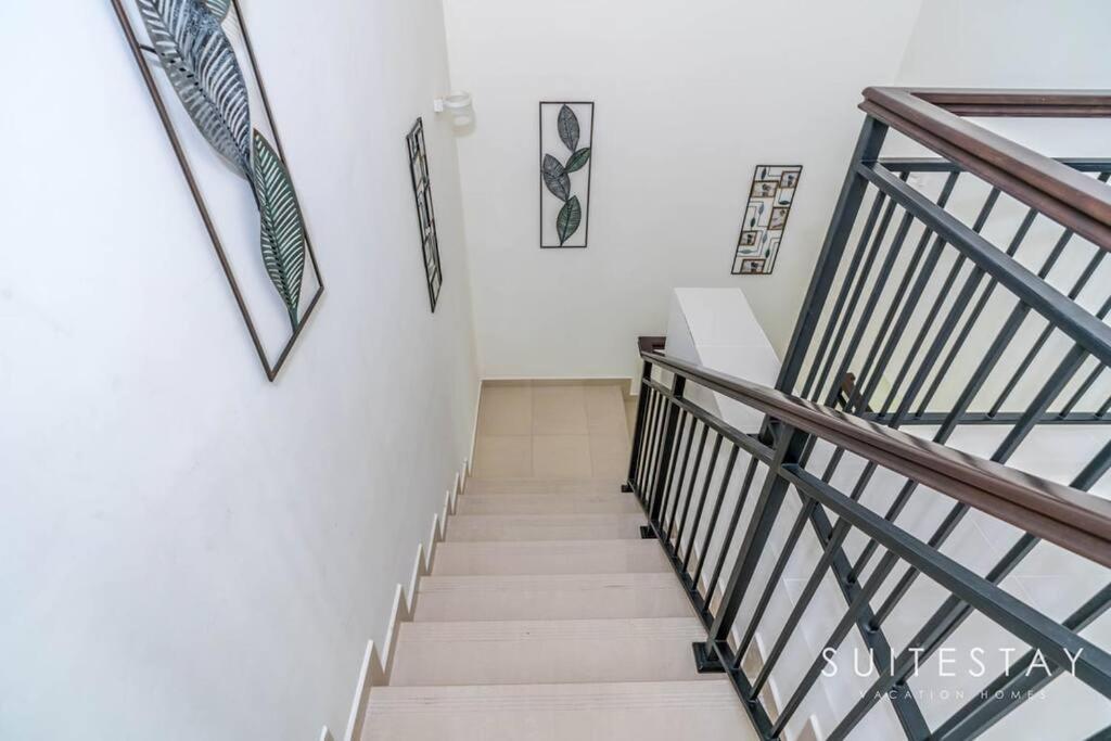 Spacious New Build In Residential Community *