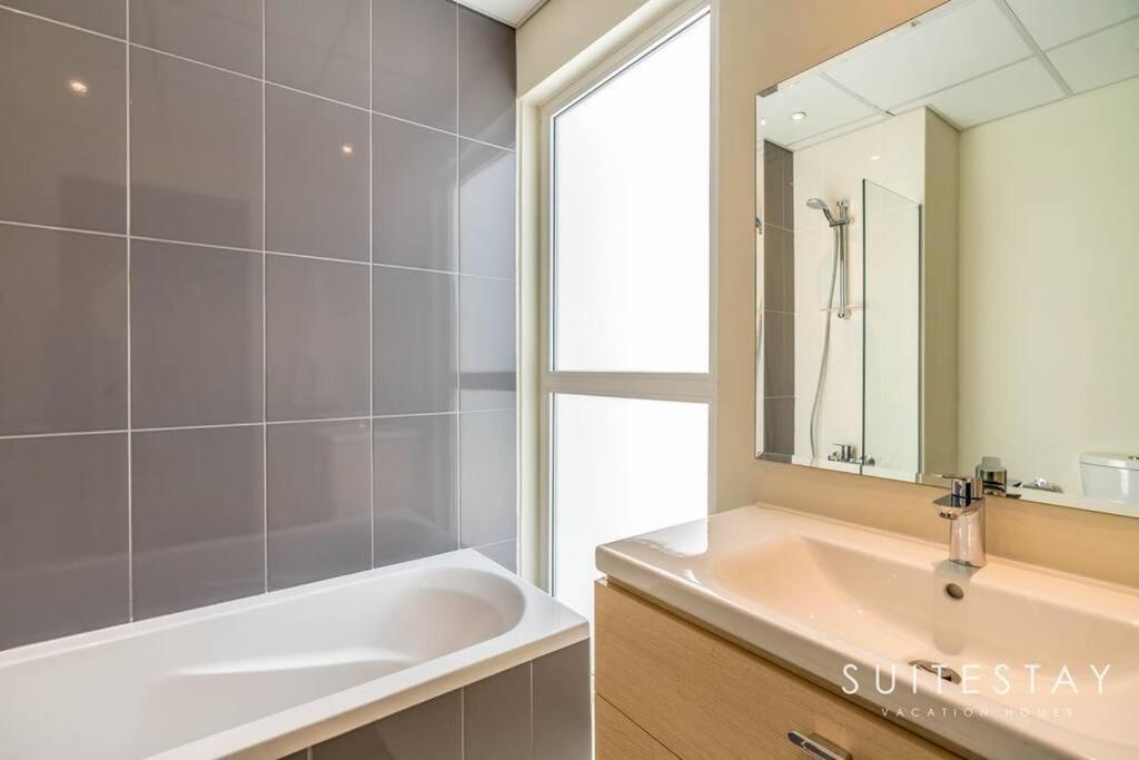 Spacious New Build In Residential Community Dubai
