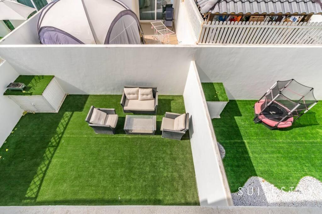 Spacious New Build In Residential Community * Dubai