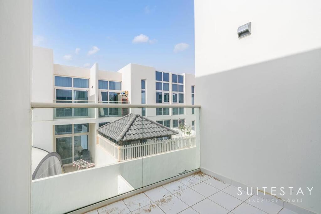 Spacious New Build In Residential Community