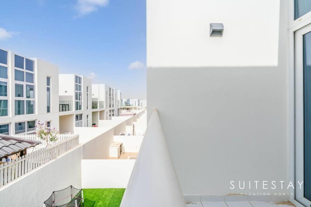 Spacious New Build In Residential Community Apartment