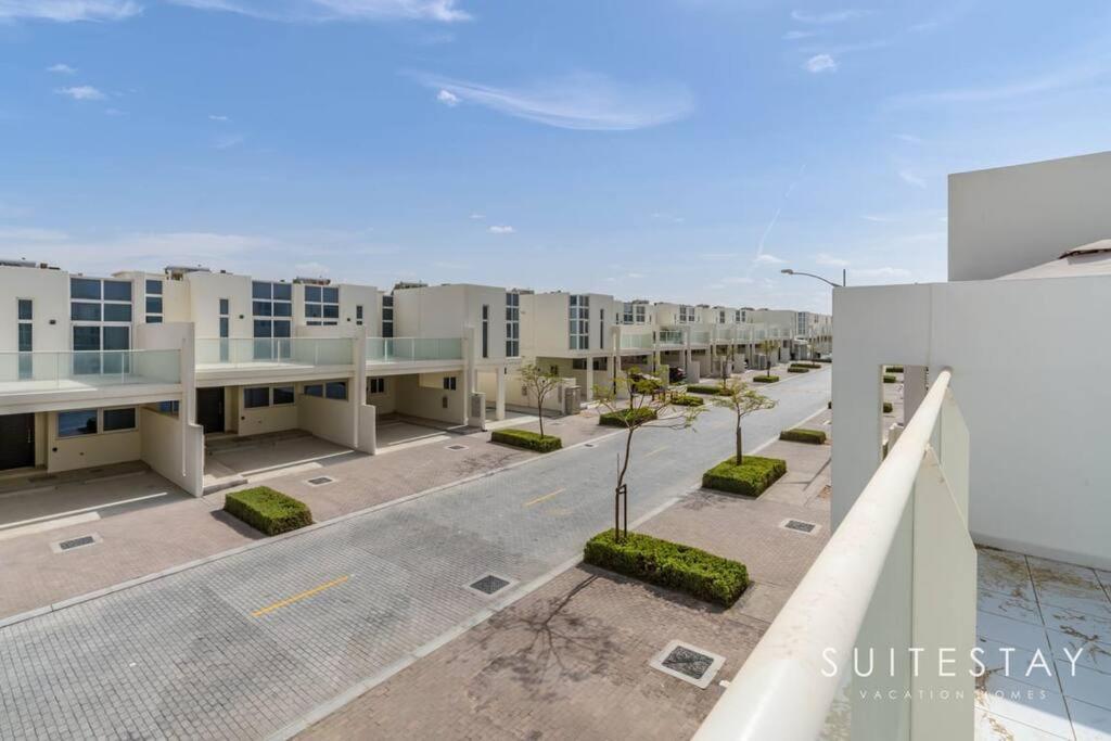 Apartment Spacious New Build In Residential Community