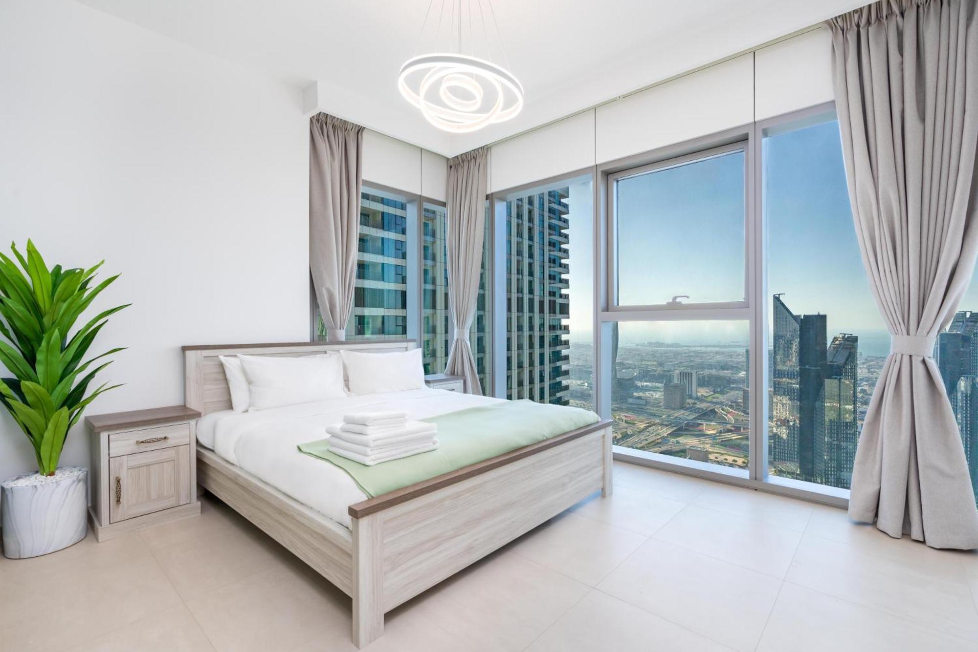 Apartment Burj Khalifa & Dancing Fountain View, 54th Floor & Mall Access