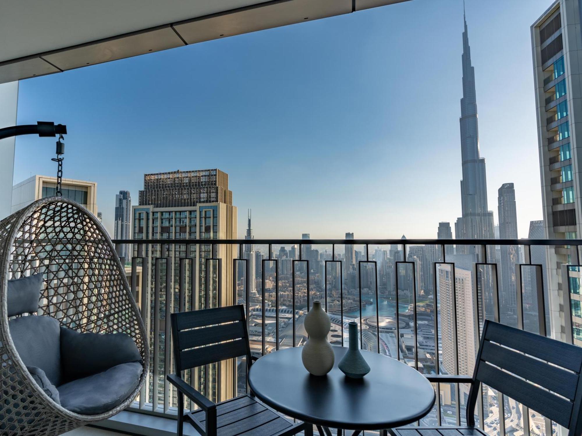 Apartment Burj Khalifa & Dancing Fountain View, 54th Floor & Mall Access