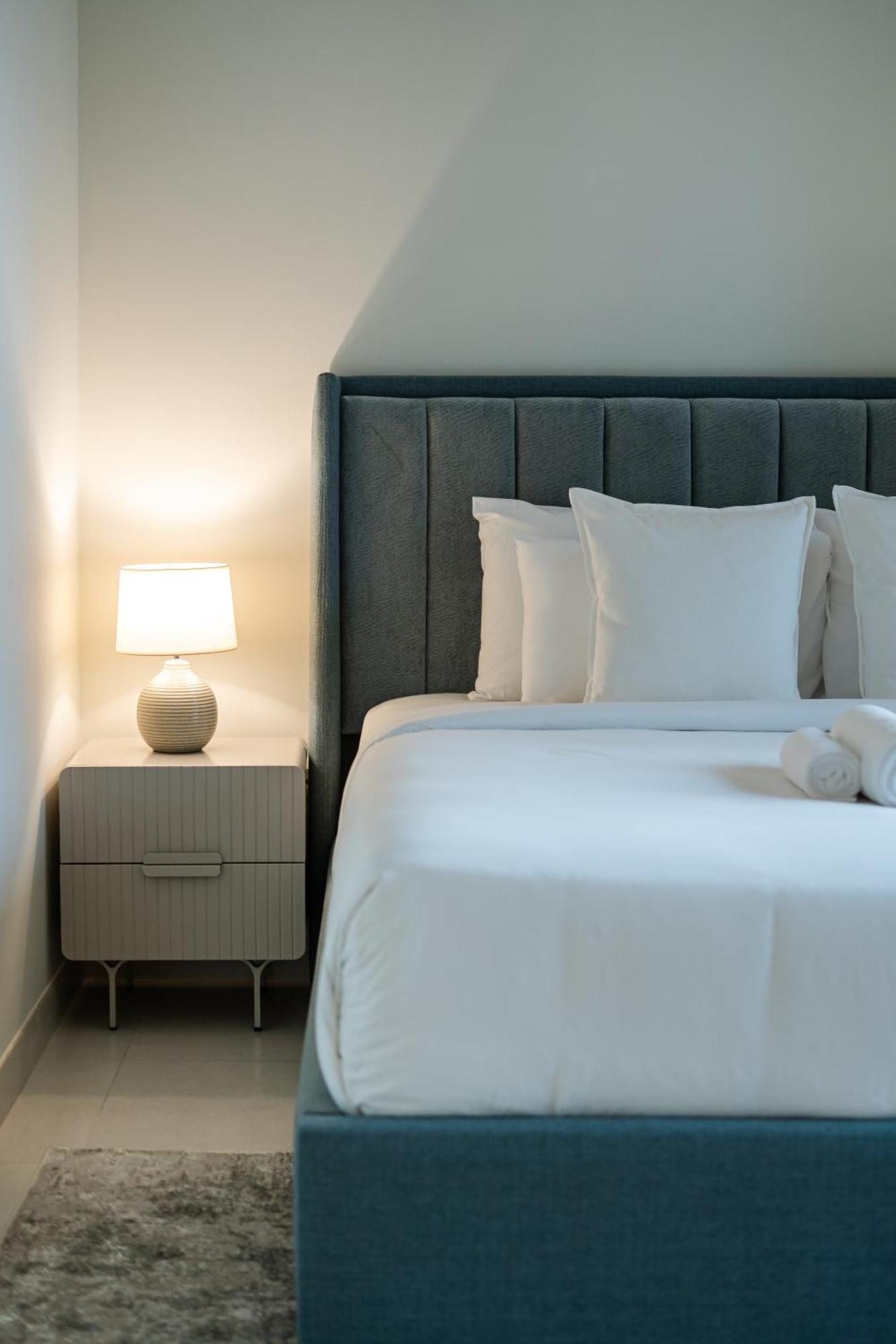 Spacious 3bdr In Wonderful Creek Harbour Apartment *