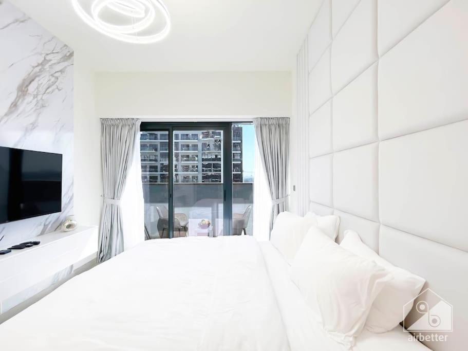 Luxury Living In Azizi Riviera & Cozy Balcony *