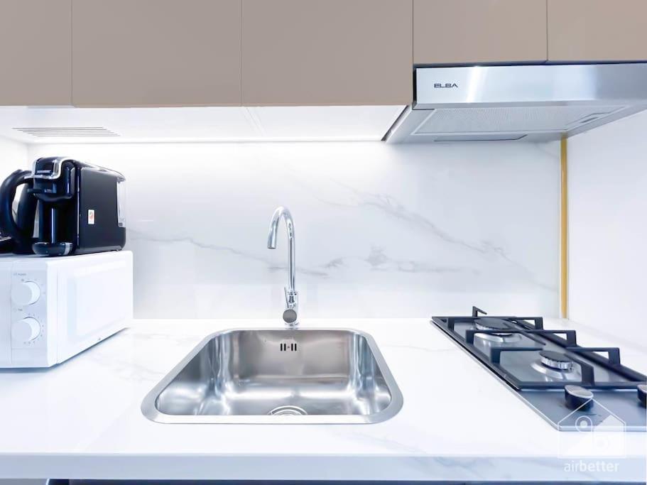 Apartment Luxury Living In Azizi Riviera & Cozy Balcony Dubai