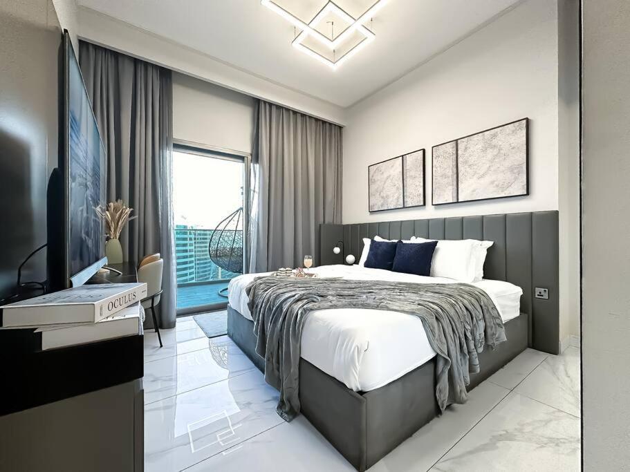 Sky High Comfort 1br Study With And Canal Views Apartment *