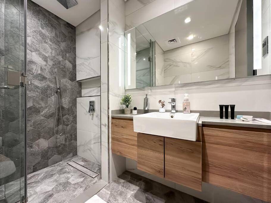 Apartment Sky High Comfort 1br Study With And Canal Views *