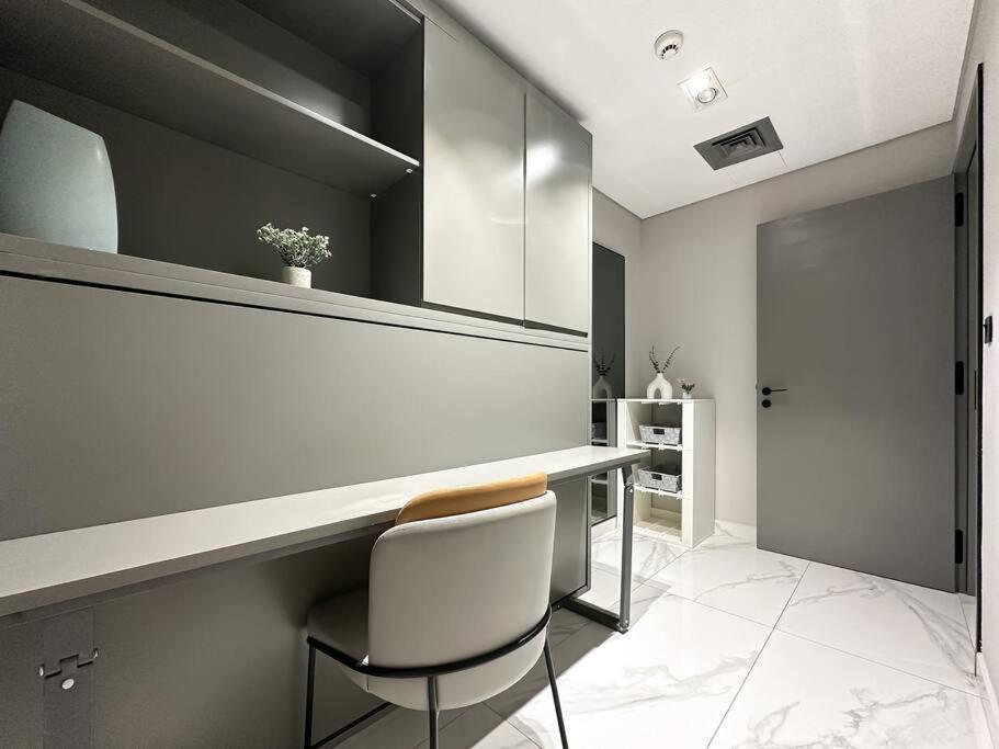 Apartment Sky High Comfort 1br Study With And Canal Views *