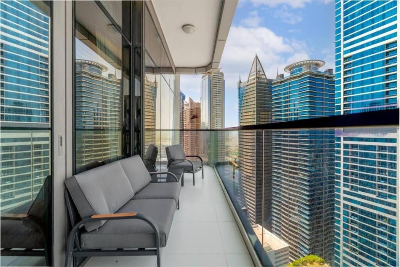 Paramount Rooftop Infinity Pool *