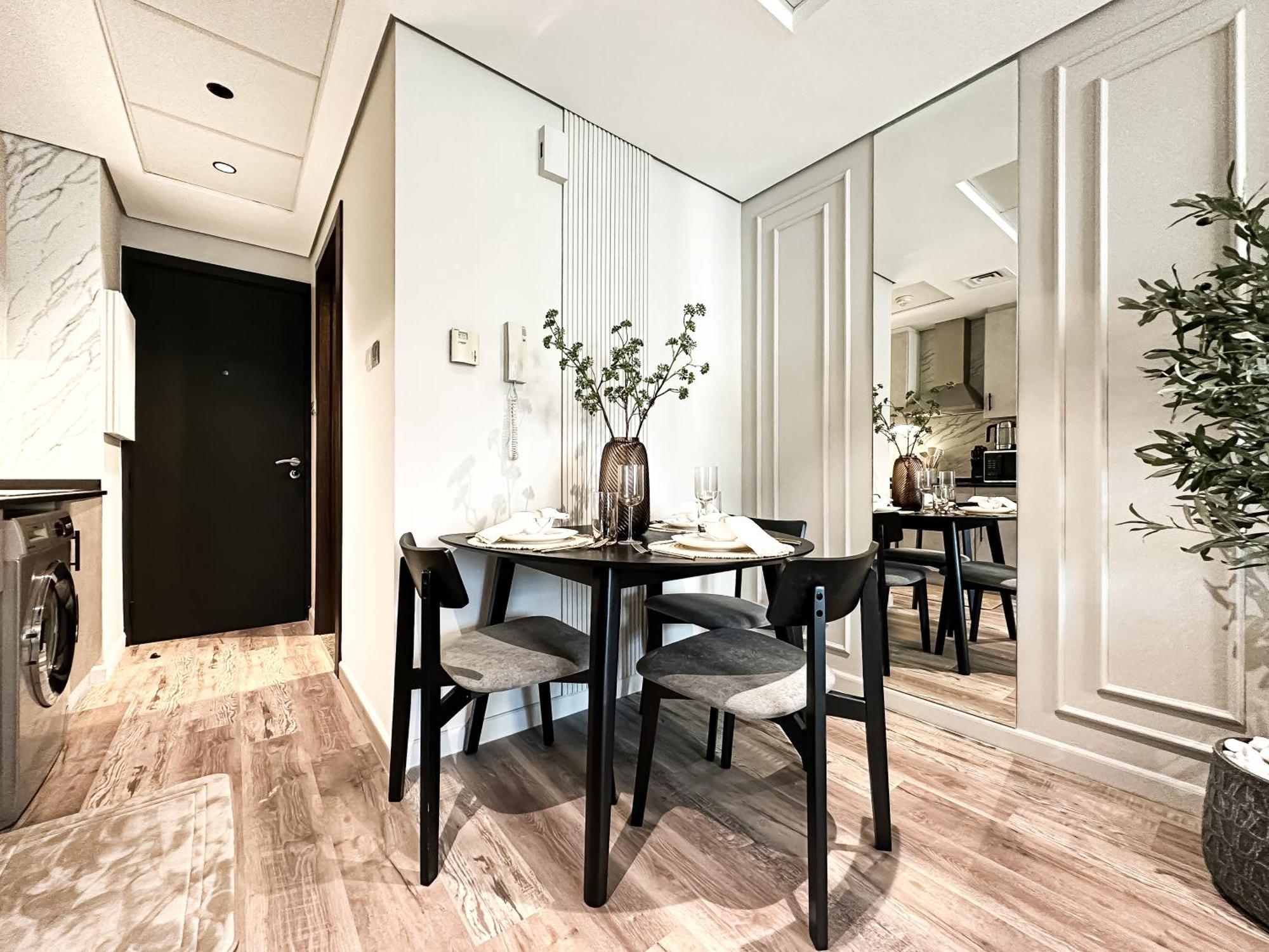 Apartment Trophy- Radiant Retreat In Jlt With Skyline View *