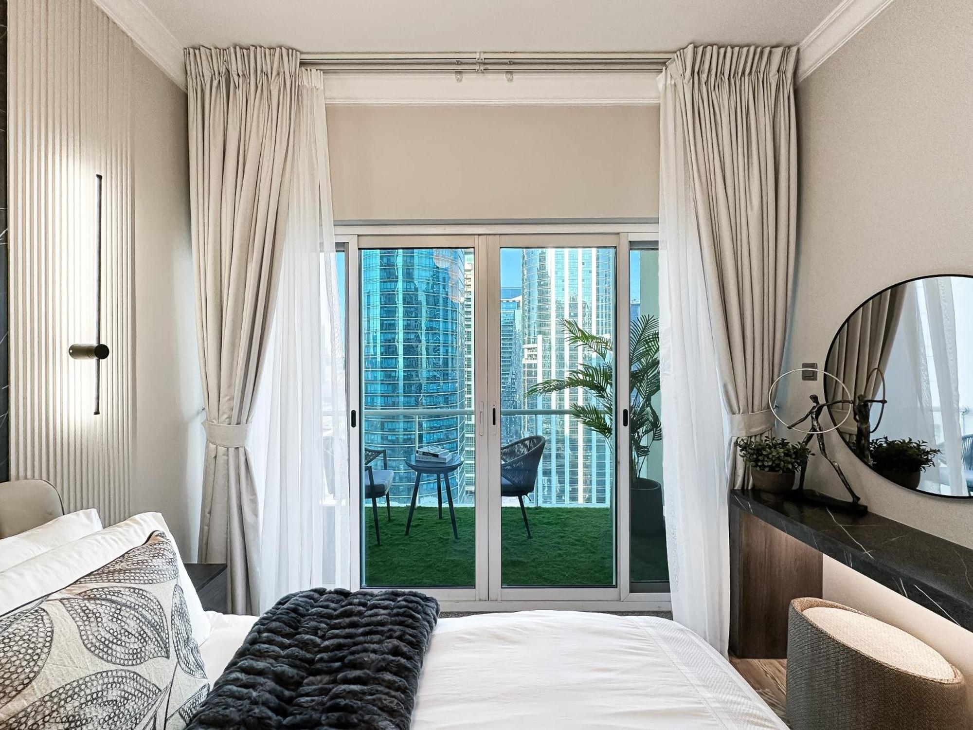 Apartment Trophy- Radiant Retreat In Jlt With Skyline View