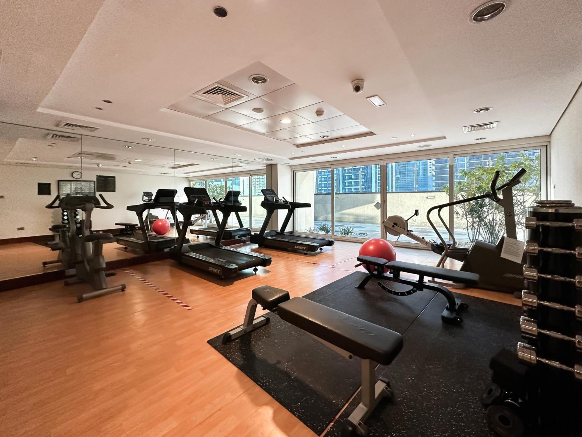 Trophy- Radiant Retreat In Jlt With Skyline View Dubai