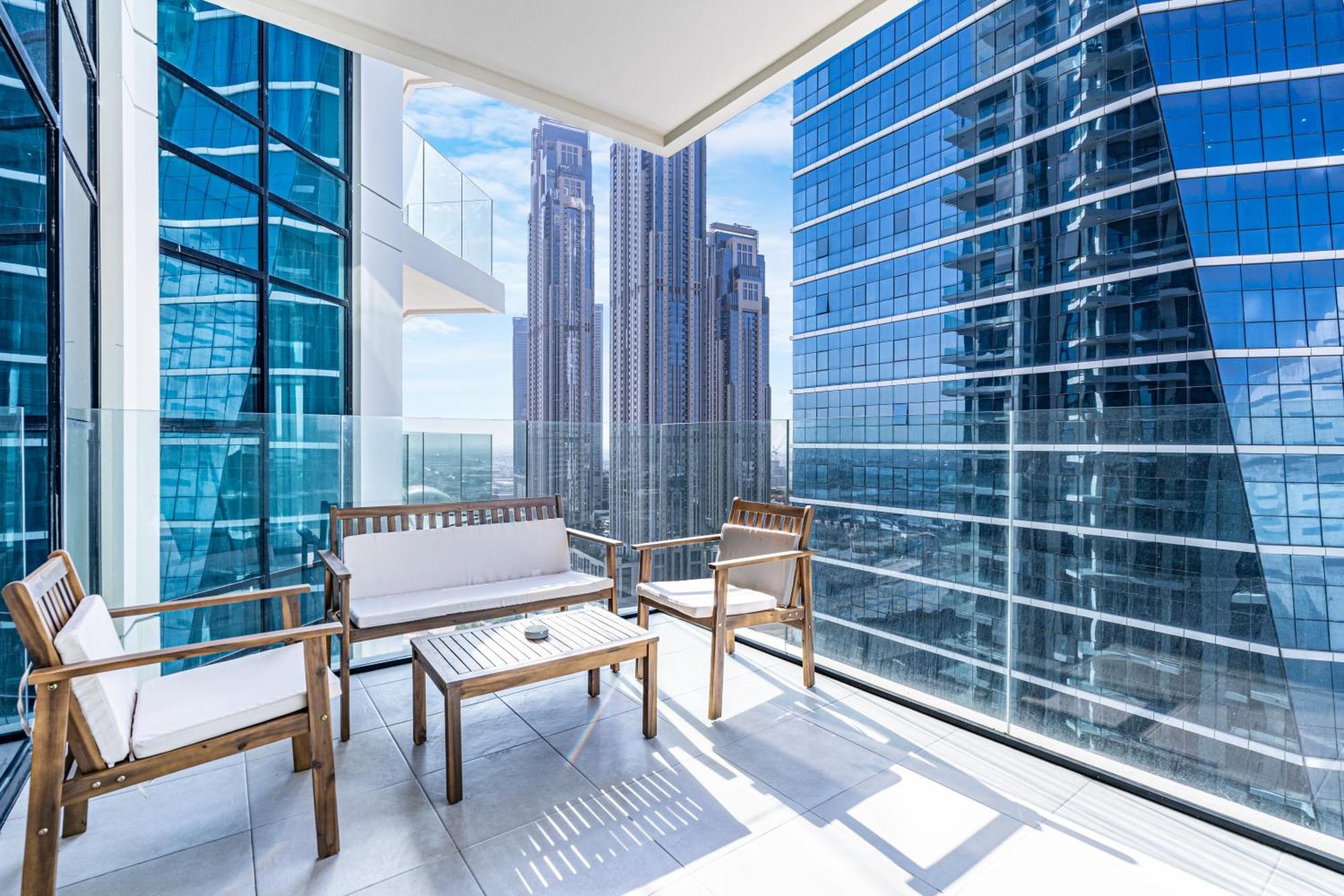 Elegantly Furnished Missoni With Canal Views Apartment *