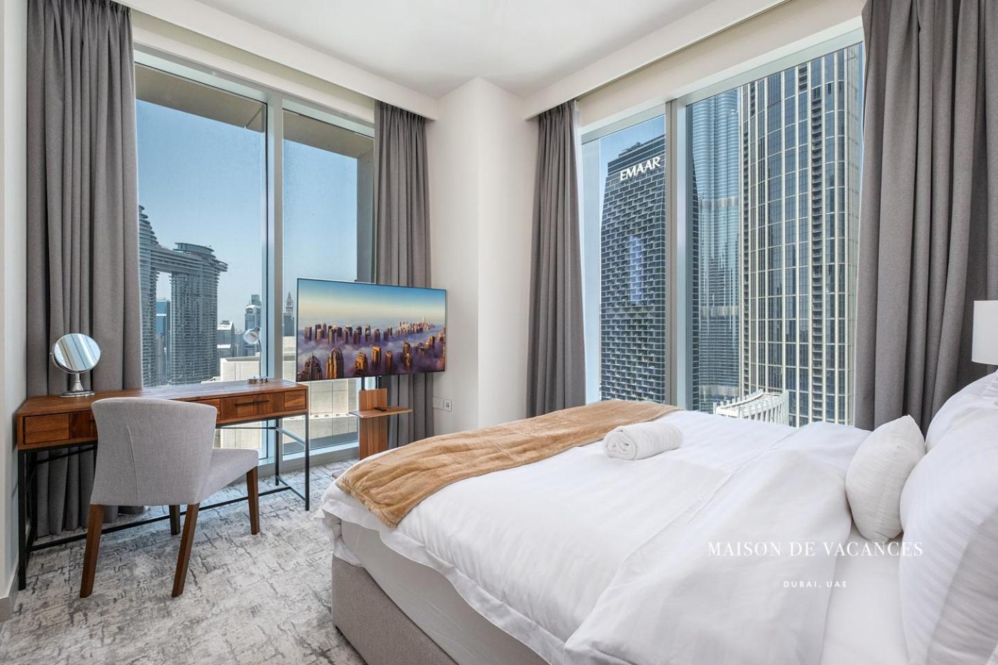 Three Bedroom In Downtown With Burj Khalifa View * Dubai