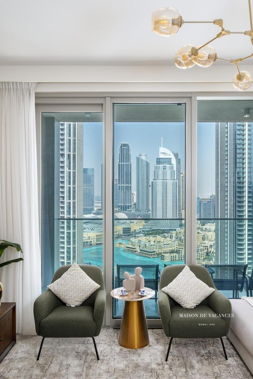 Three Bedroom In Downtown With Burj Khalifa View *