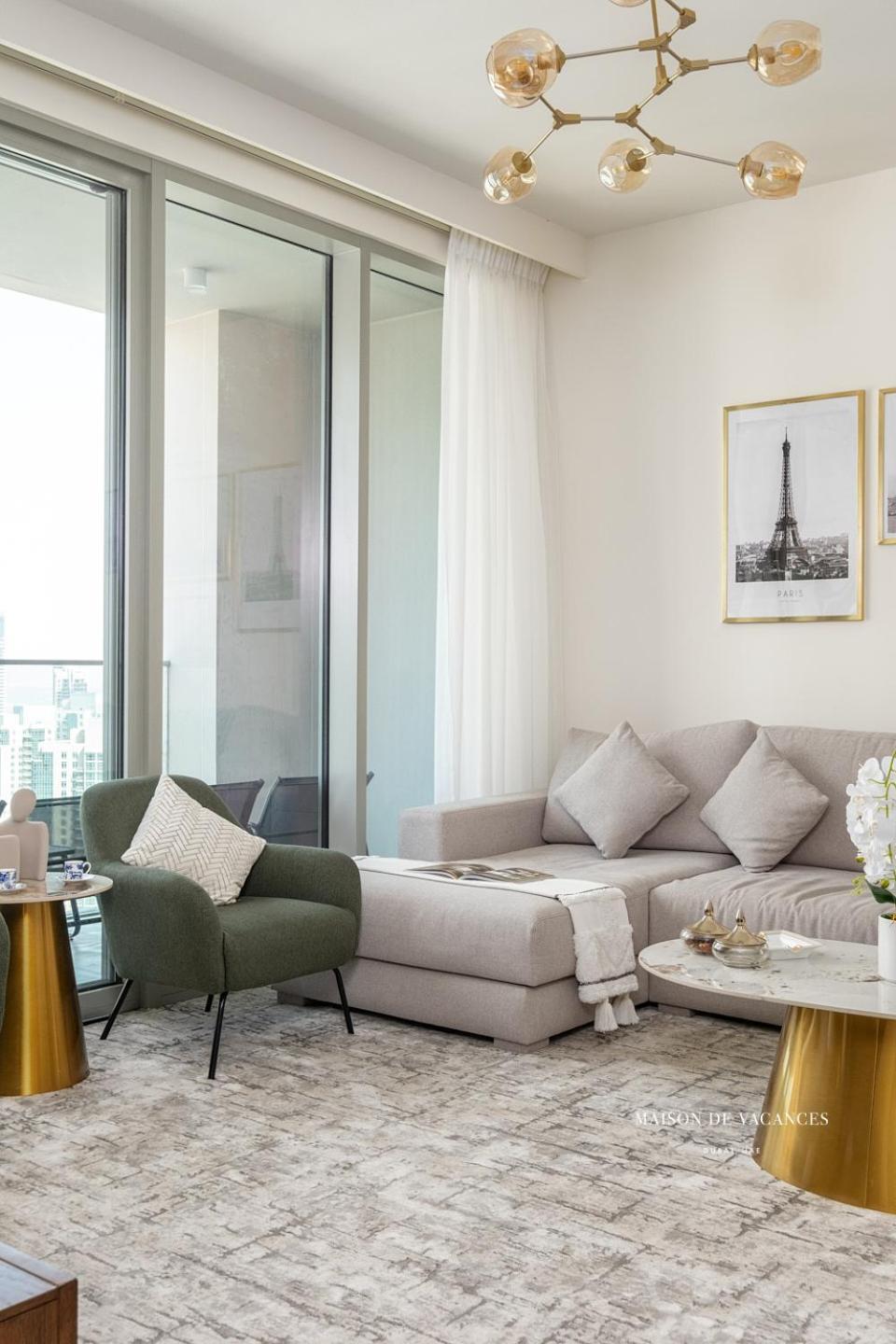 Three Bedroom In Downtown With Burj Khalifa View * Dubai