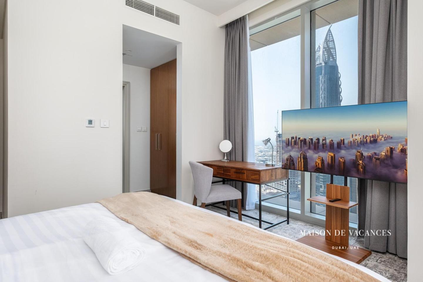 Three Bedroom In Downtown With Burj Khalifa View