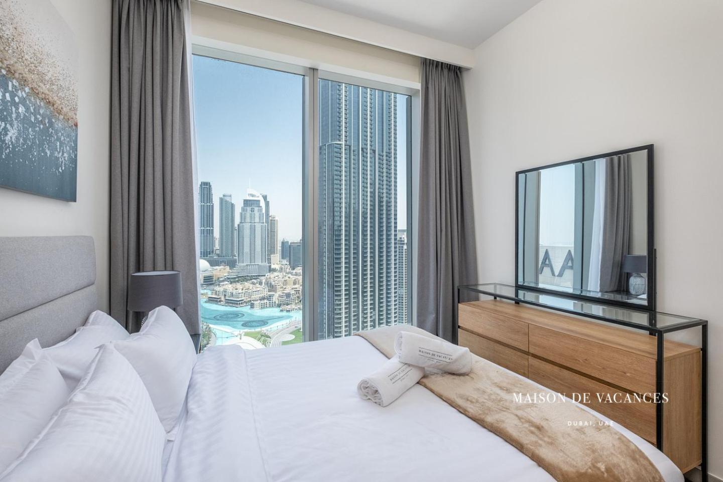 Three Bedroom In Downtown With Burj Khalifa View Apartment Dubai