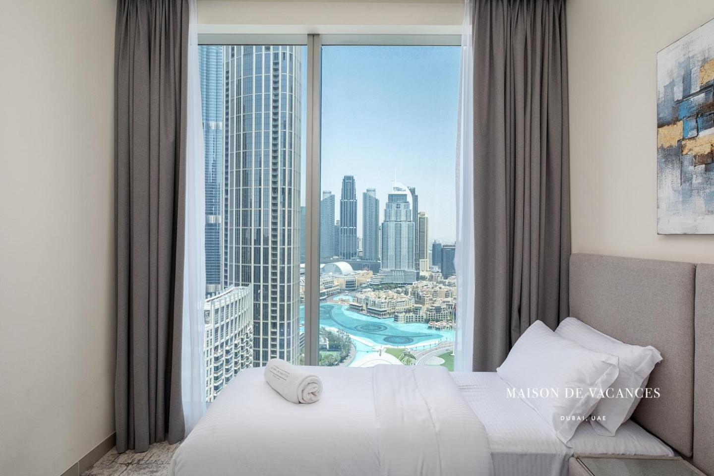 Three Bedroom In Downtown With Burj Khalifa View Apartment *