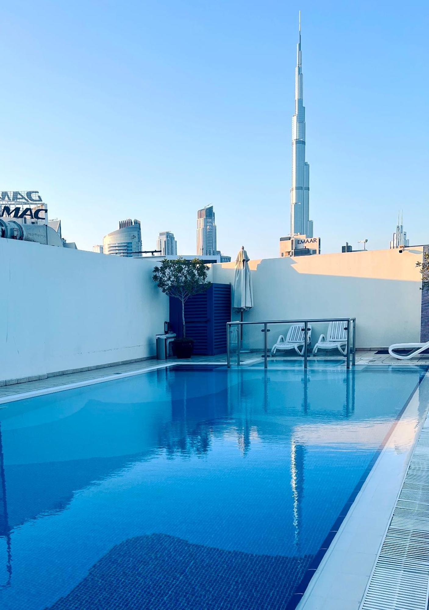 Modern 1bhk Unit With Canal View Apartment *