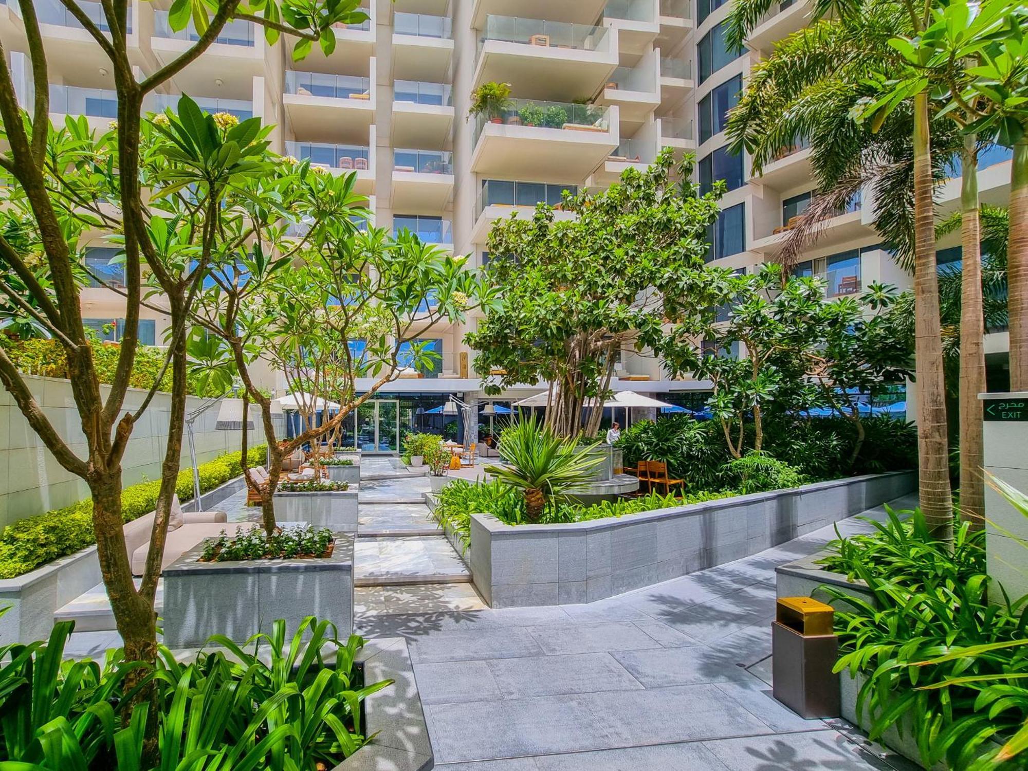 Superluxury In Five Palm, Pool & Access * Dubai