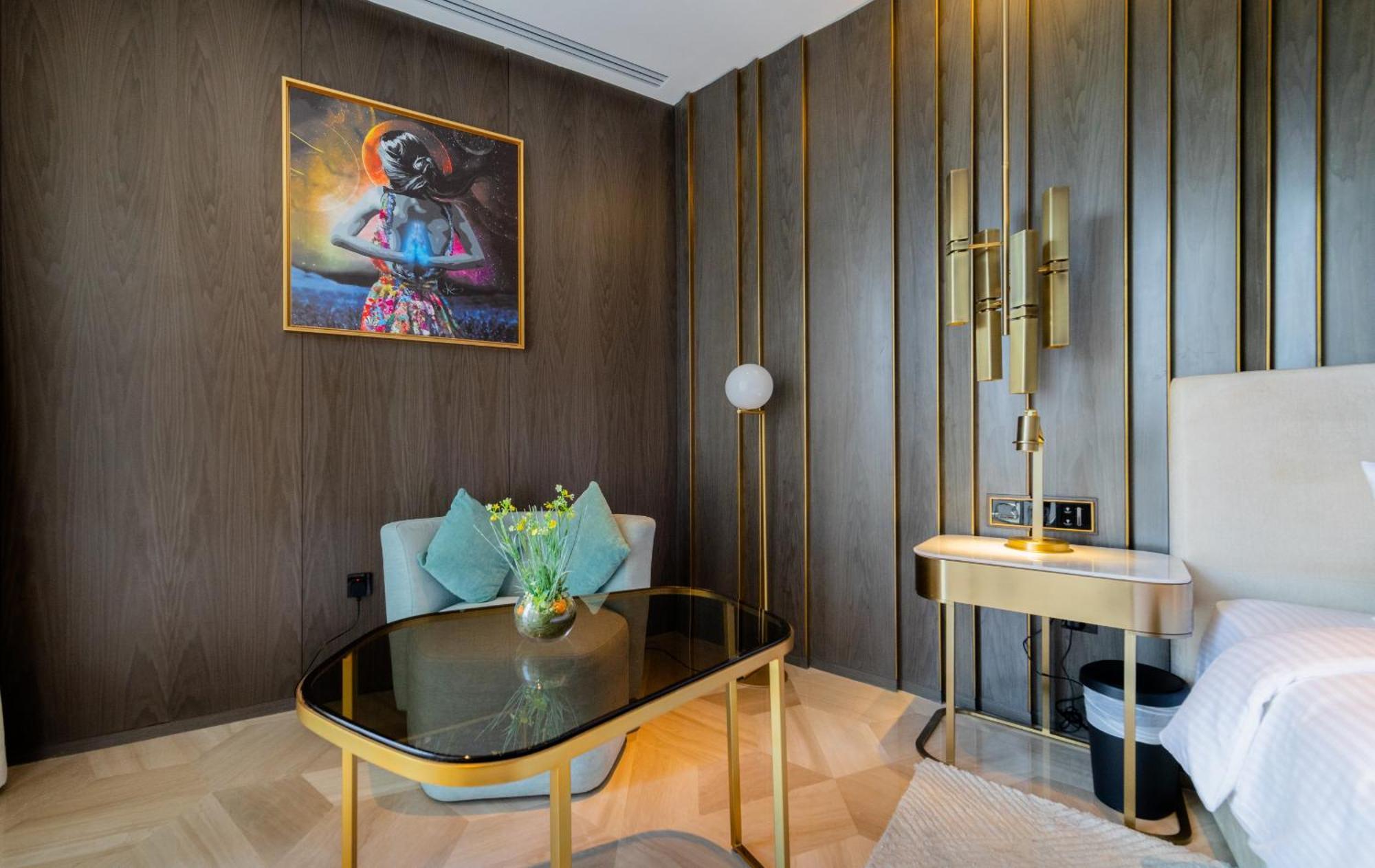 Superluxury In Five Palm, Pool & Access Apartment