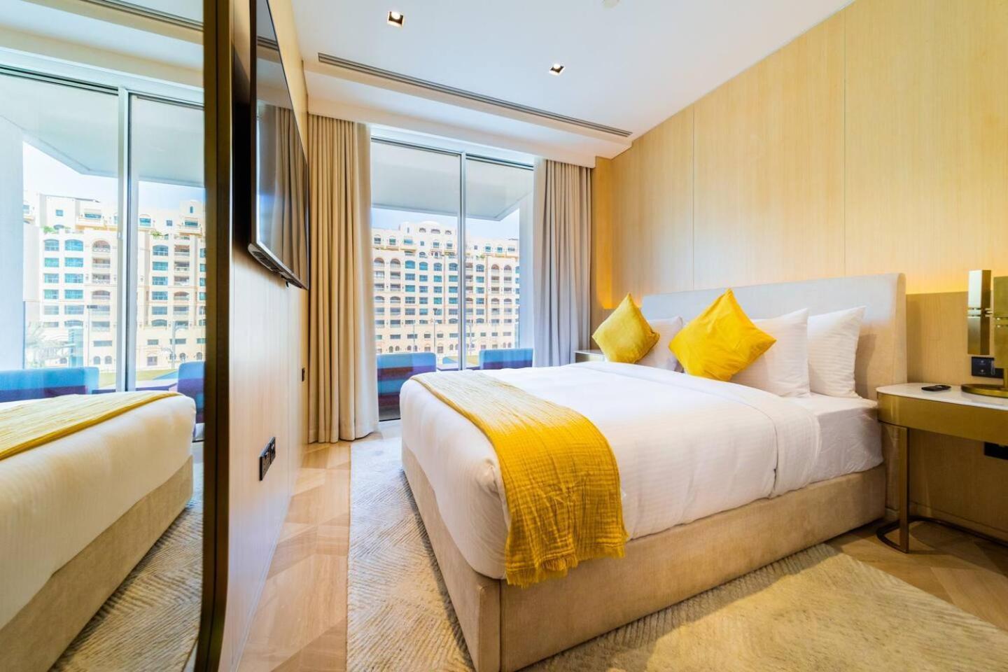 Superluxury In Five Palm, Pool & Access Apartment Dubai